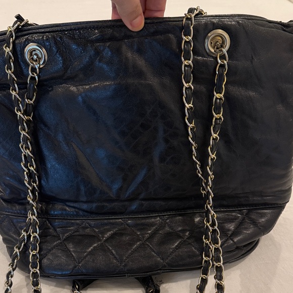 Vintage Chanel Quilted Black Shoulder Bag - Picture 3 of 5